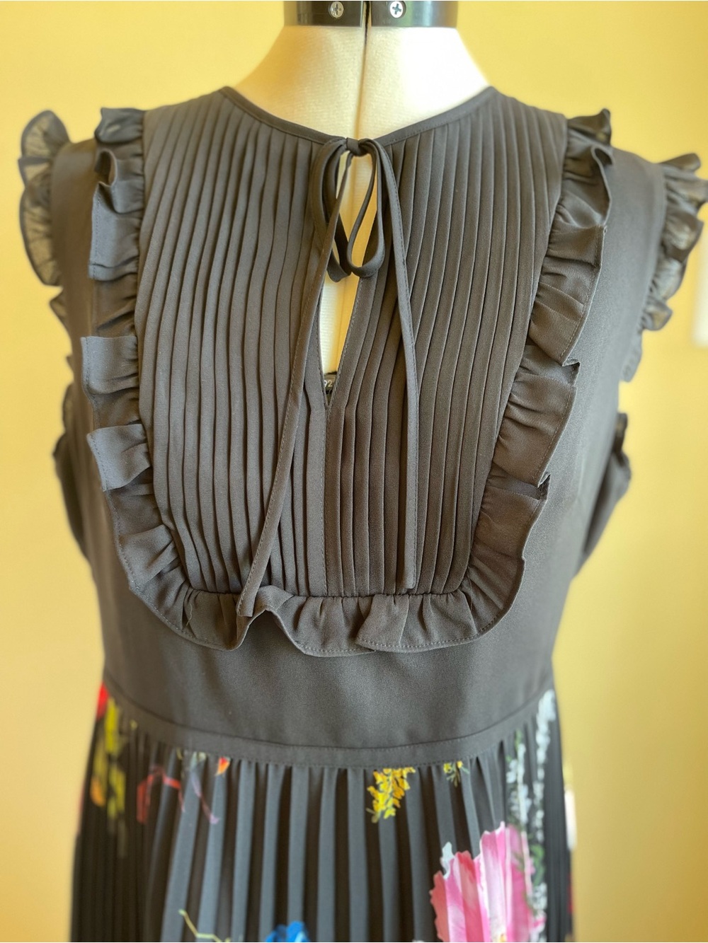 Ted Baker London Black and Vibrant Floral Pleated Party Dress Size 2 - Picture 3 of 8